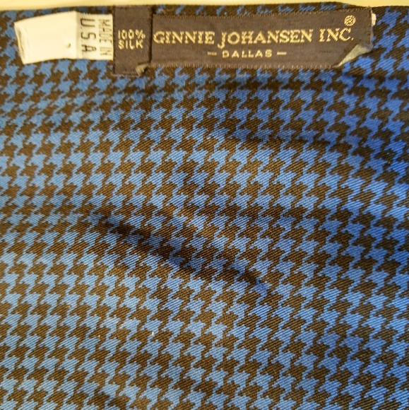 Ginnie Johansen Vintage Houndstooth Silk Scarf 60" - Picture 4 of 4